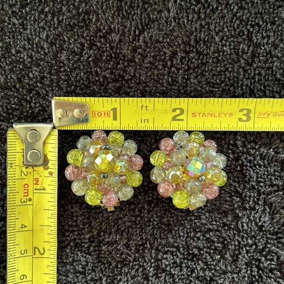 Whimsical set of fun vintage clip on earrings - Picture 3 of 6